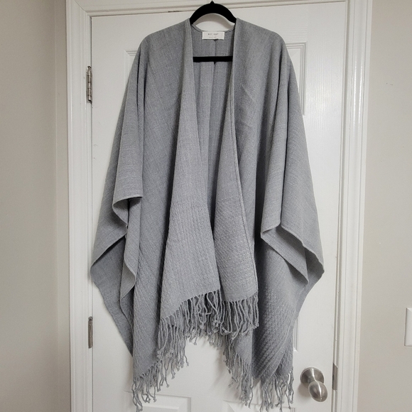 Mer-Sea NWT Fog Gray Travel Wrap With Matching Bag. - Picture 2 of 16